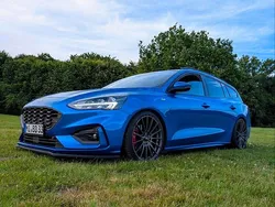 Blau Gebraucht 2018 Ford Focus ST-Line Kombi | 17.400 € (Teuer)