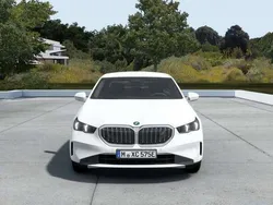Alpinweiß uni Neu 2024 BMW i5 Sport Line Limousine | 52.289 €