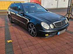 Schwarz Gebraucht 2004 Mercedes E220 Kombi | 3.800 € (Fairer Preis)
