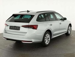 Brillant silber metallic Neu 2025 Skoda Octavia Selection Kombi | 34.095 € (Guter Preis)