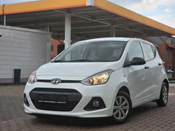 Weiß Gebraucht 2015 Hyundai i10 Basis Kleinwagen | 3.990 € (Fairer Preis)