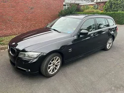 Schwarz Gebraucht 2011 BMW 320 Sport Line Kombi | 10.199 € (Teuer)