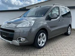 Grau Gebraucht 2011 Peugeot Partner Tepee Van / Kleinbus | 4.900 € (Fairer Preis)