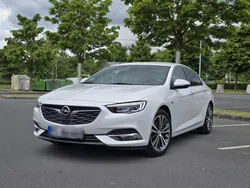 Weiß Gebraucht 2018 Opel Insignia Limousine | 15.750 € (Fairer Preis)