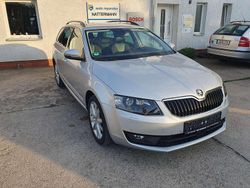 Brilliant/ brilliantsilber Gebraucht 2014 Skoda Octavia Elegance Kombi | 9.990 € (Guter Preis)