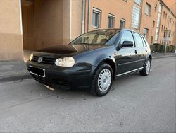 Schwarz Gebraucht 1998 VW Golf IV Kleinwagen | 2.599 € (Fairer Preis)