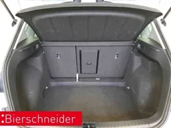 Weiss Gebraucht 2023 Seat Ateca FR SUV | 28.450 € (Fairer Preis)