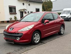 Rot Gebraucht 2007 Peugeot 207 Coupé | 1.850 € (Fairer Preis)