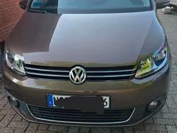 Braun Gebraucht 2013 VW Touran Life Van / Kleinbus | 8.490 € (Fairer Preis)