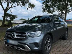Grau Gebraucht 2021 Mercedes GLC300 SUV | 42.500 € (Fairer Preis)
