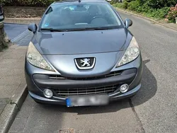 Grau Gebraucht 2009 Peugeot 207 CC Cabrio | 2.900 € (Fairer Preis)