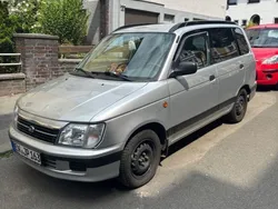 Grau Gebraucht 2002 Daihatsu Move Plus Kleinwagen | 2.500 €