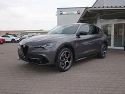 Grigio vesuvio, metallic Gebraucht 2024 Alfa Romeo Stelvio Veloce SUV | 38.990 € (Fairer Preis)