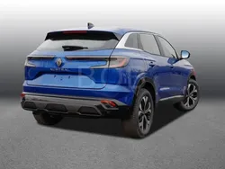 Blau Gebraucht 2023 Renault Austral Equilibre SUV | 28.048 € (Fairer Preis)