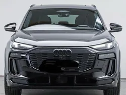 Grau Gebraucht 2024 Audi Q6 e-tron Edition .1 SUV | 71.990 € (Fairer Preis)