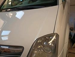 Weiß Gebraucht 2009 Opel Meriva Van / Kleinbus | 4.200 € (Teuer)