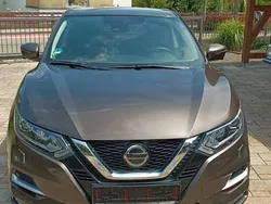 Braun Gebraucht 2018 Nissan Qashqai N-Connecta SUV | 13.800 € (Fairer Preis)