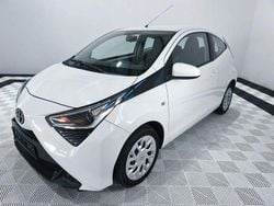 Weiß Gebraucht 2019 Toyota Aygo Connect Style Kleinwagen | 6.544 € (Fairer Preis)