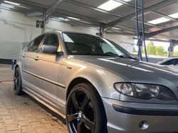 Silber Gebraucht 2004 BMW 318 Limousine | 5.000 €