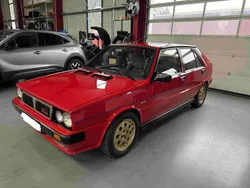Rot Gebraucht 1987 Lancia Delta Limousine | 29.990 €