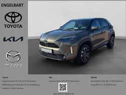 Oxide bronze Gebraucht 2023 Toyota Yaris Cross Team SUV | 24.950 € (Fairer Preis)