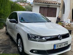 Weiß Gebraucht 2014 VW Jetta Hybrid Highline Limousine | 10.900 €