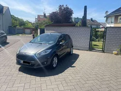 Grau Gebraucht 2017 Ford Fiesta Celebration Kleinwagen | 9.100 € (Fairer Preis)