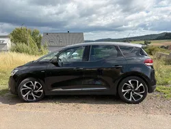 Schwarz Gebraucht 2017 Renault Scénic IV Bose Edition Van / Kleinbus | 13.700 € (Superpreis)