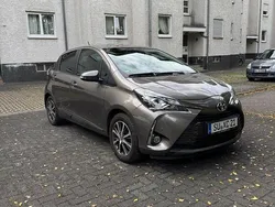 Grau Gebraucht 2020 Toyota Yaris Team Kleinwagen | 13.999 € (Fairer Preis)
