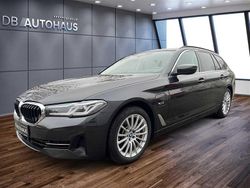 Grau Gebraucht 2022 BMW 530e Sport Line Kombi | 38.560 € (Fairer Preis)