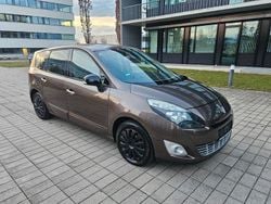 Braun Gebraucht 2011 Renault Scénic III Luxe Van / Kleinbus | 3.700 € (Guter Preis)