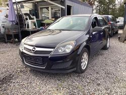 Schwarz Gebraucht 2010 Opel Astra Kombi | 2.200 € (Superpreis)