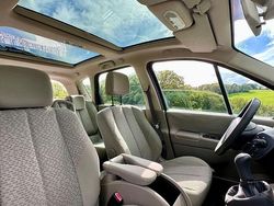 Grau Gebraucht 2005 Renault Scénic II Avantage Van / Kleinbus | 2.000 € (Fairer Preis)