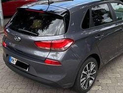 Grau Gebraucht 2018 Hyundai i30 Select Limousine | 11.950 € (Guter Preis)