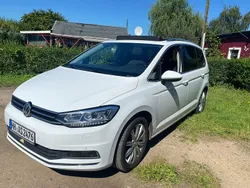 Weiß Gebraucht 2018 VW Touran Highline Van / Kleinbus | 12.500 € (Guter Preis)