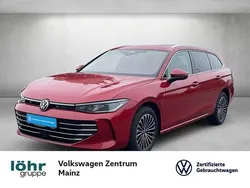 Chilirot metallic Gebraucht 2024 VW Passat Elegance Kombi | 45.440 € (Guter Preis)
