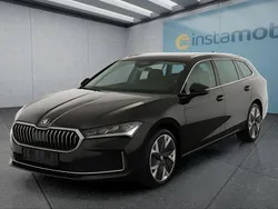 Schwarz Gebraucht 2024 Skoda Superb Kombi | 41.949 € (Superpreis)