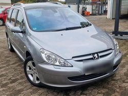 Grau Gebraucht 2005 Peugeot 307 Kombi | 3.900 € (Teuer)