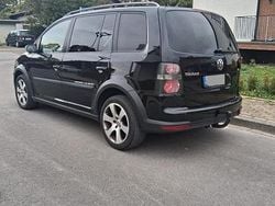 Schwarz Gebraucht 2008 VW Touran Cross Van / Kleinbus | 3.790 € (Fairer Preis)