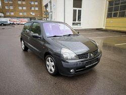 Schwarz Gebraucht 2001 Renault Clio II Dynamique Limousine | 900 € (Guter Preis)