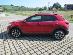 Rot Gebraucht 2018 Kia Stonic Platinum Edition SUV | 12.390 € (Guter Preis)