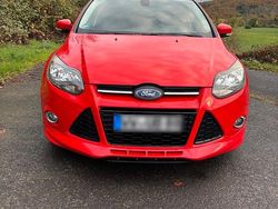 Rot Gebraucht 2013 Ford Focus S Kombi | 3.850 € (Guter Preis)