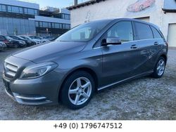Grau Gebraucht 2012 Mercedes B200 Edition 1 Van / Kleinbus | 5.500 € (Superpreis)