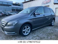 Grau Gebraucht 2012 Mercedes B200 Edition 1 Van / Kleinbus | 5.500 € (Guter Preis)