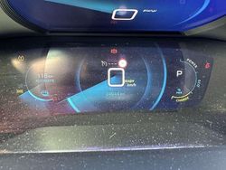 Weiß Gebraucht 2022 Peugeot e-208 GT Kleinwagen | 18.000 € (Fairer Preis)