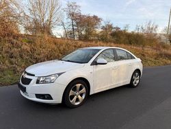 Weiß Gebraucht 2011 Chevrolet Cruze LTZ Limousine | 4.699 € (Teuer)