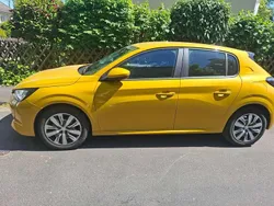 Gelb Gebraucht 2020 Peugeot 208 Active Kleinwagen | 10.000 € (Guter Preis)