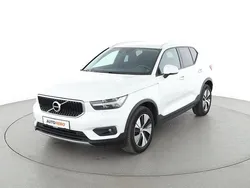 Weiß Gebraucht 2022 Volvo XC40 Momentum SUV | 31.280 €