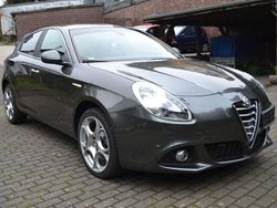 Grau Gebraucht 2015 Alfa Romeo Giulietta Turismo Kleinwagen | 12.900 € (Fairer Preis)