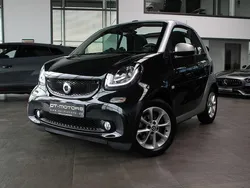 Schwarz Gebraucht 2017 Smart ForTwo Cabrio Cabrio | 13.900 € (Fairer Preis)